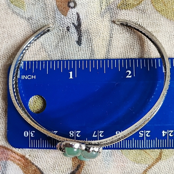 Vintage Adventurine Silver Tone Leaves Cuff Bracelet Light Green Oval Stones - Picture 5 of 12